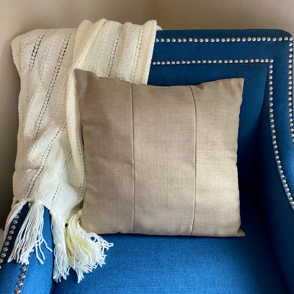 Handmade Crocheted Lap Blanket/Throw/Wrap. Pale Yellow w/fringe. Never Used - Picture 1 of 8